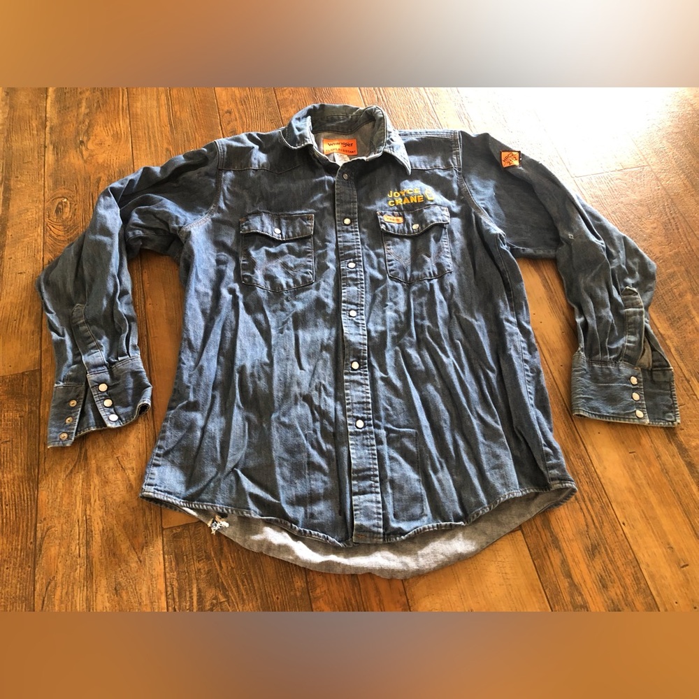 Wrangler FR Flame Resistant Denim Shirt Large Blue Pearl Snap Long Sleeve HRC2
